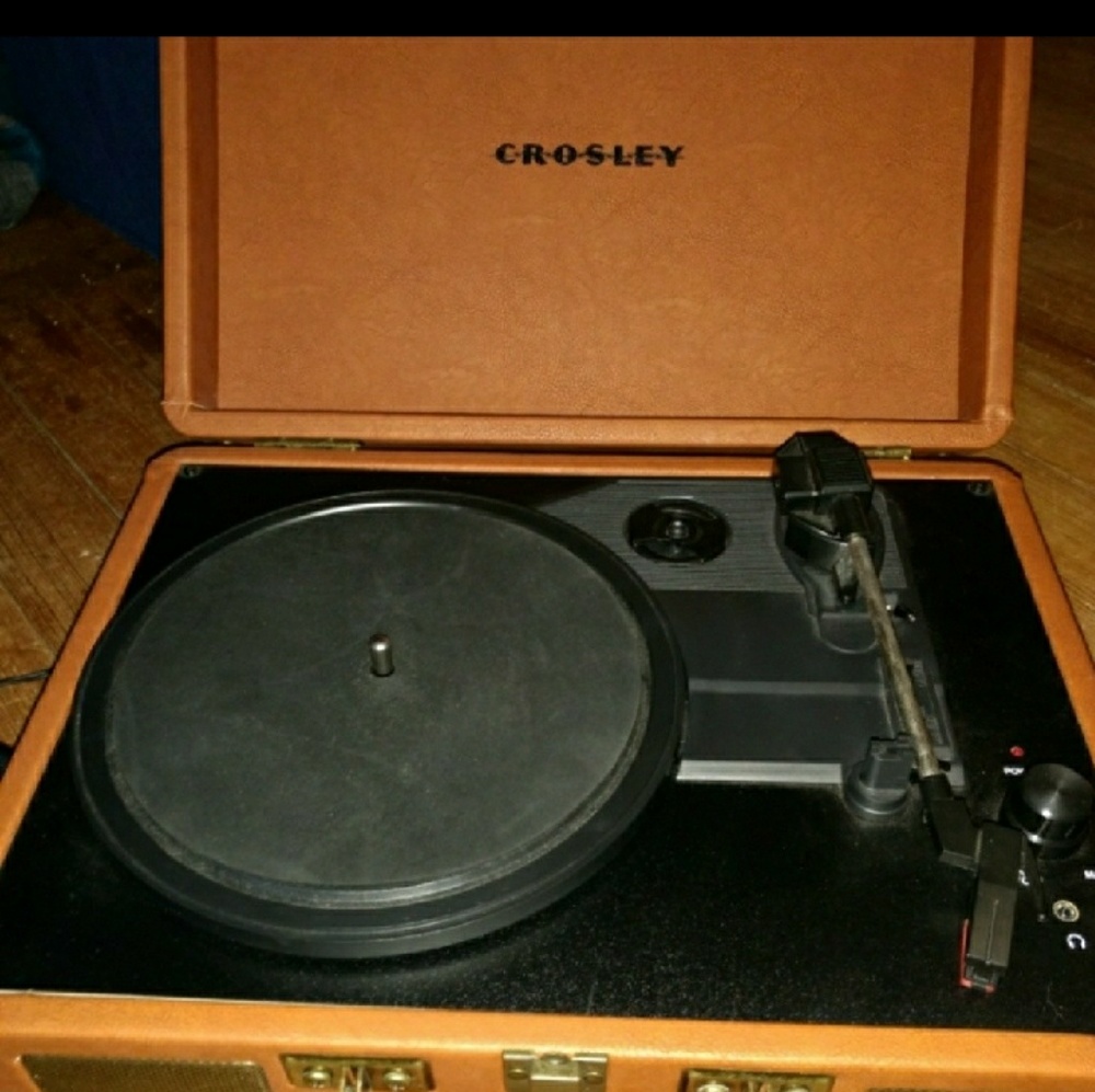 Brown Crosley Record player